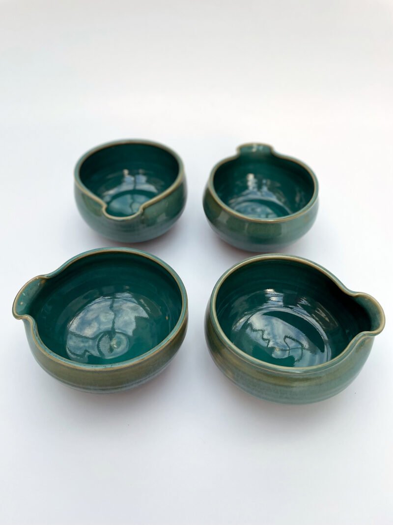 A set of four bowls - Image 2